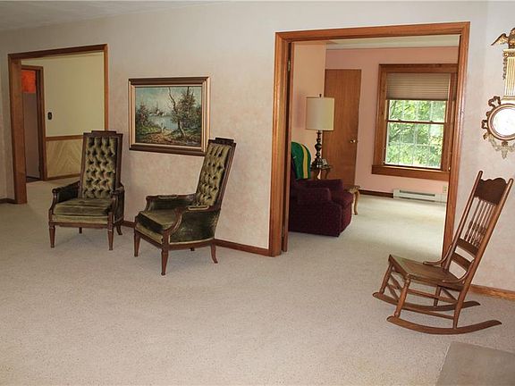 5th image of 5896 W North Dr