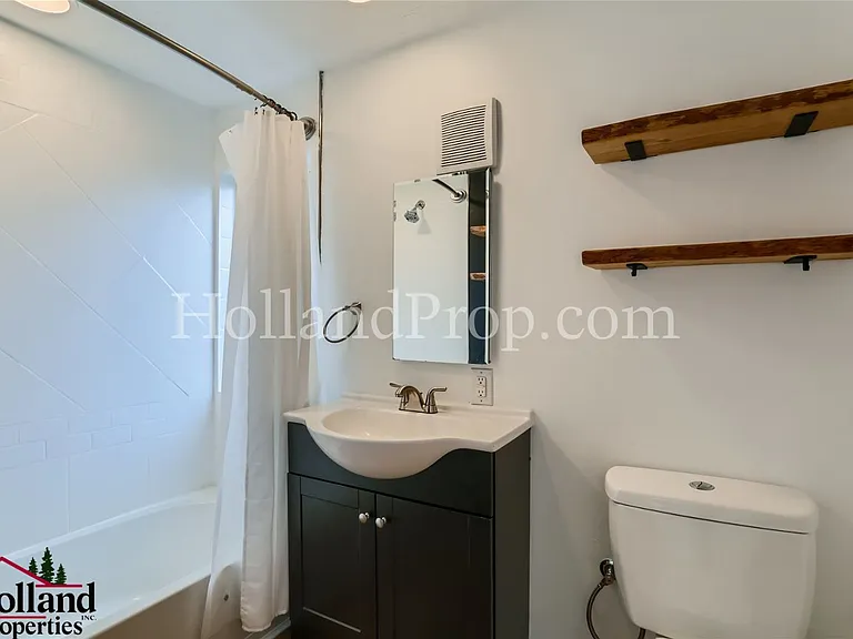 315 NW Dennis Ave — Photo 8