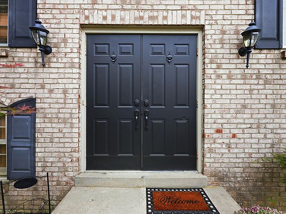 2nd image of 108 Carrie Ct