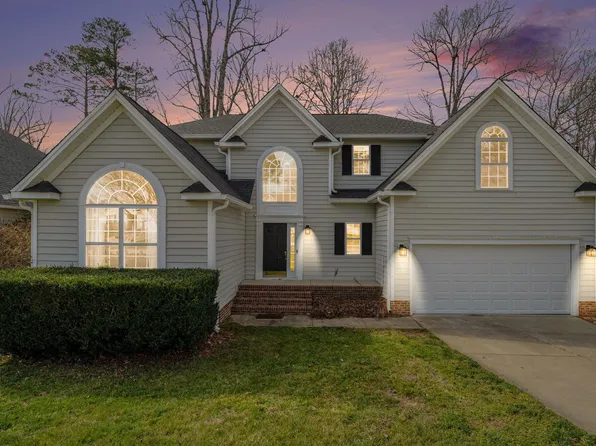 124 Mickleson Ridge Dr, Raleigh, NC 27603