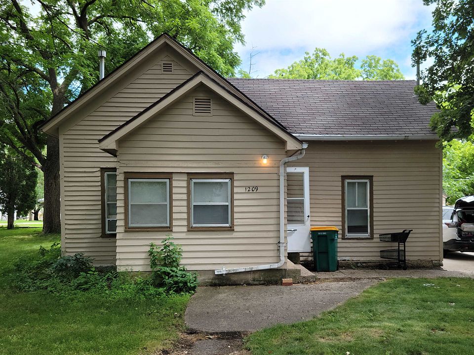 1st image of 1209 Jackson Ave