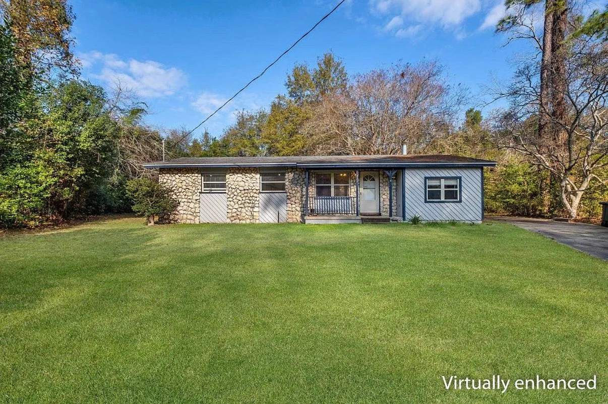 432 Margaret Ct — Photo 1