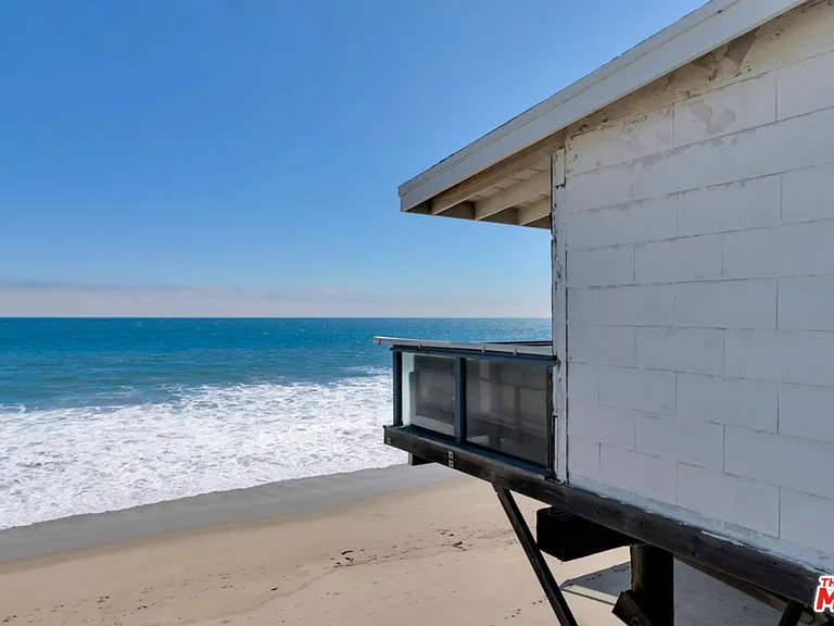 24528 Malibu Rd — Photo 52