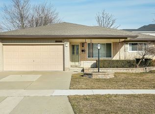 30080 Manor Dr, Madison Heights, MI