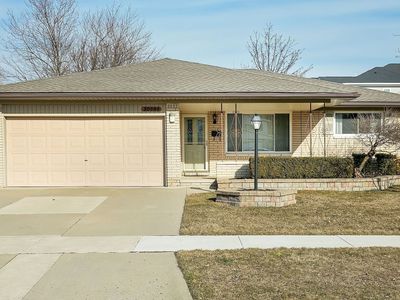 30080 Manor Dr, Madison Heights, MI, 48071