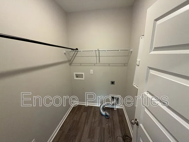 7704 Chestnut Creek Ct — Photo 10