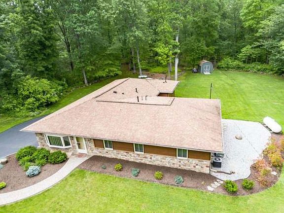 2nd image of 7 Wildwood Dr