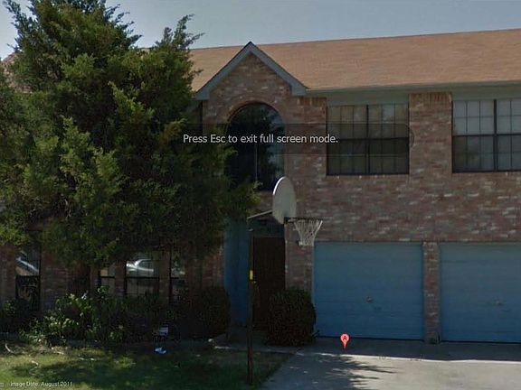 2nd image of 903 Clover Hill Ln