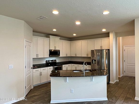 3rd image of 273 Servia Dr