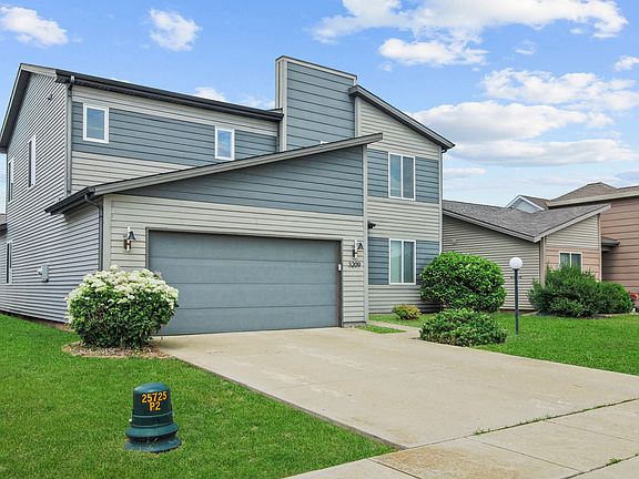 2nd image of 3209 Stanley Ln