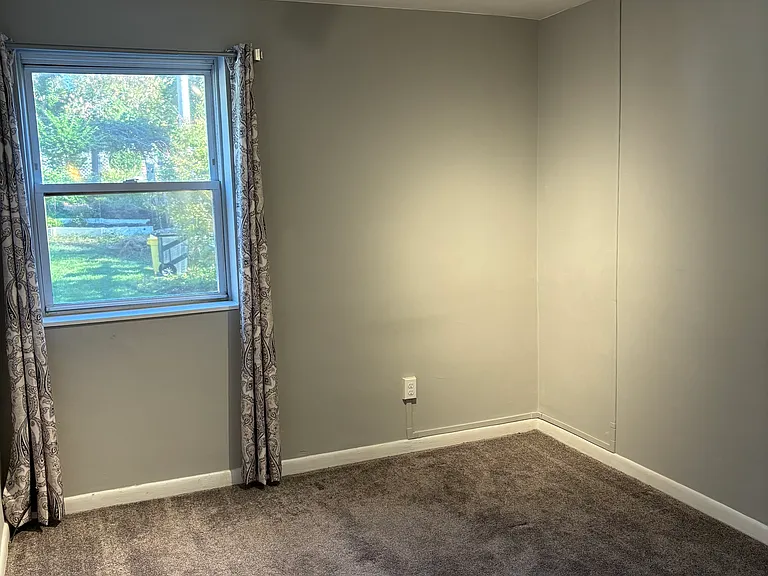 21 Windsor Rd #1 — Photo 12