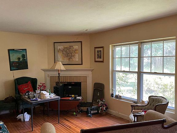 5th image of 230 SE Hillside Pkwy