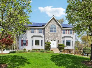10 Alex Court, West Nyack, NY 10994