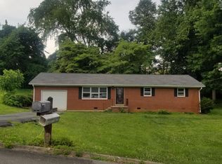 136 Independence Ln, Elizabethton, TN 37643
