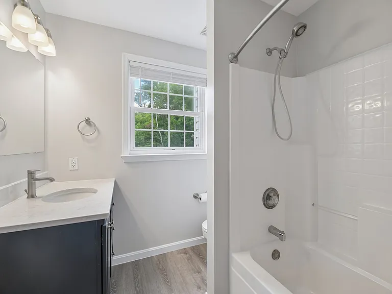 713 Mimosa Cove Rd — Photo 2