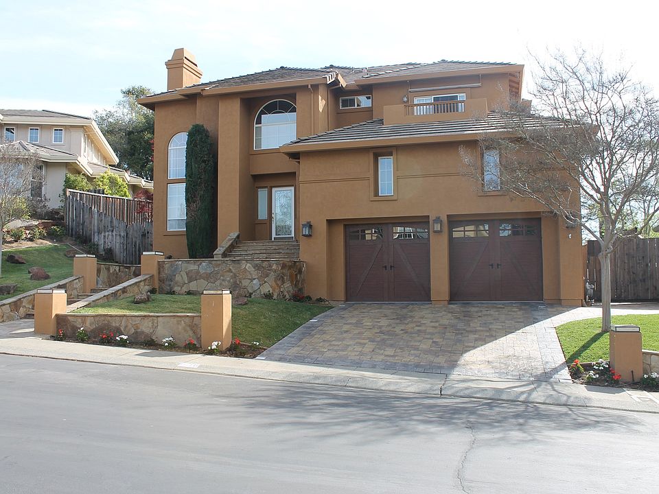 2nd image of 10 Tuscany Ct