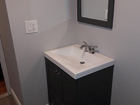 3rd image of 20 Pheasant Ln