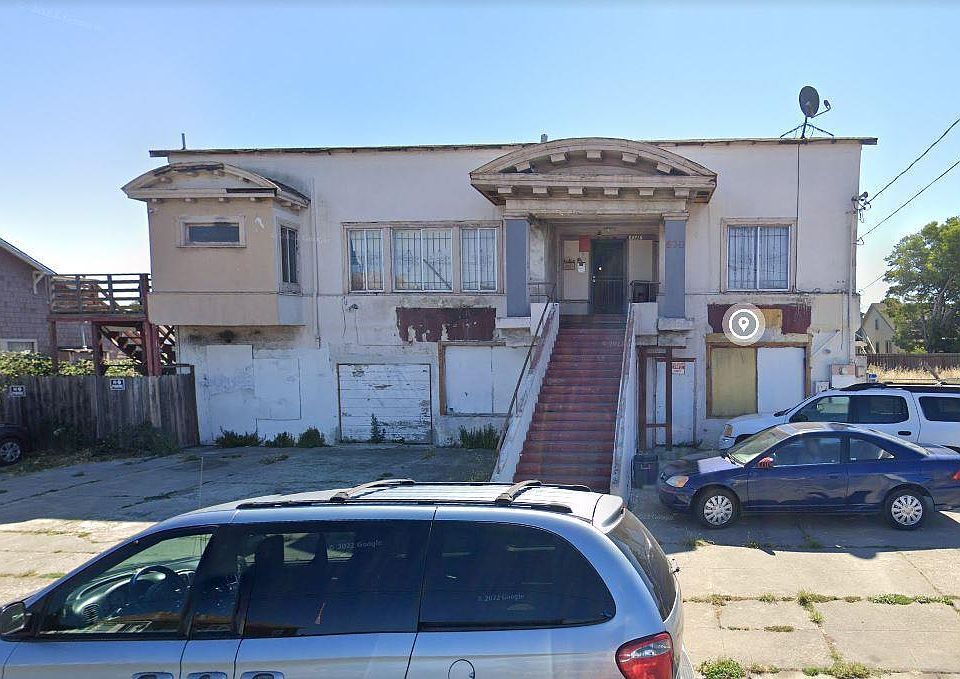 2nd image of 630 Harbour Way