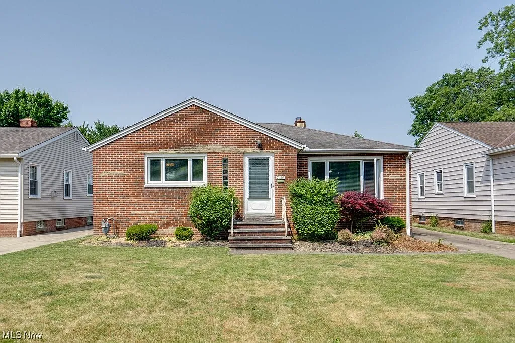 7314 Greenleaf Ave photo 1