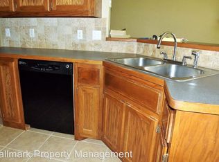 4225 Notting Hill Dr, Moore, OK 73160