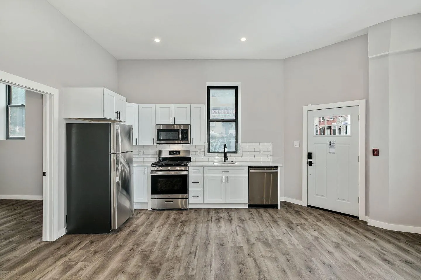1439 S 6th St — Photo 4