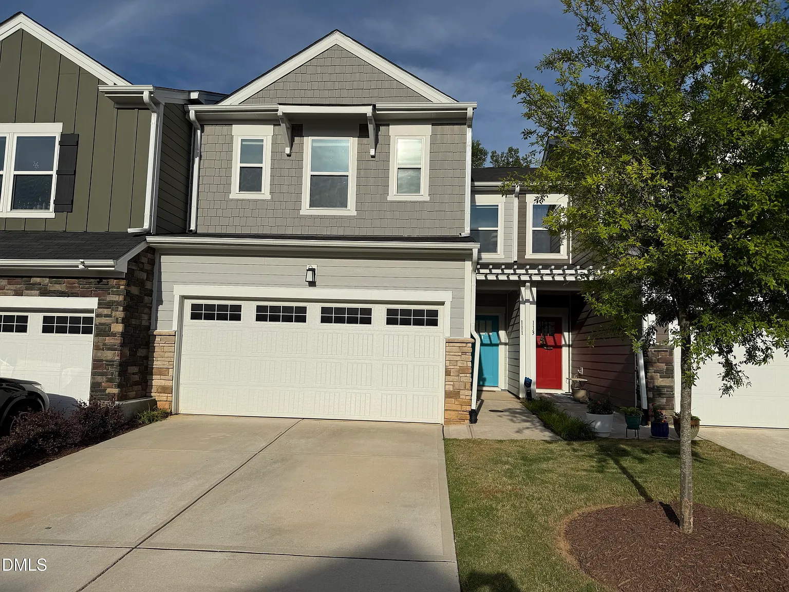 3 bed, 2.5 bath, 1751 sqft, $2,299 — Photo 1