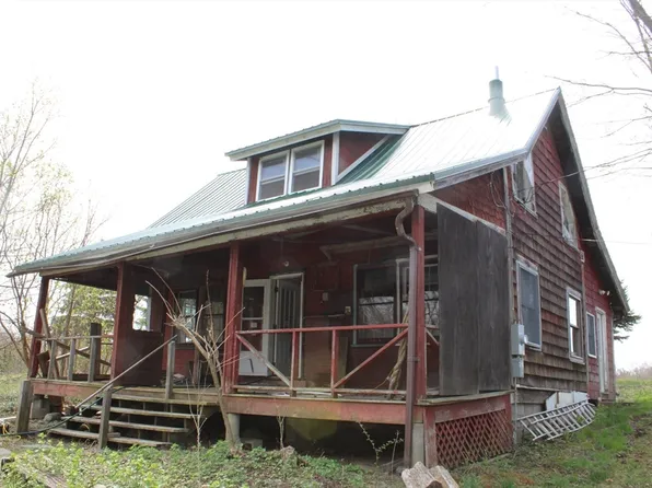 33 South St, Chesterfield, MA 01012
