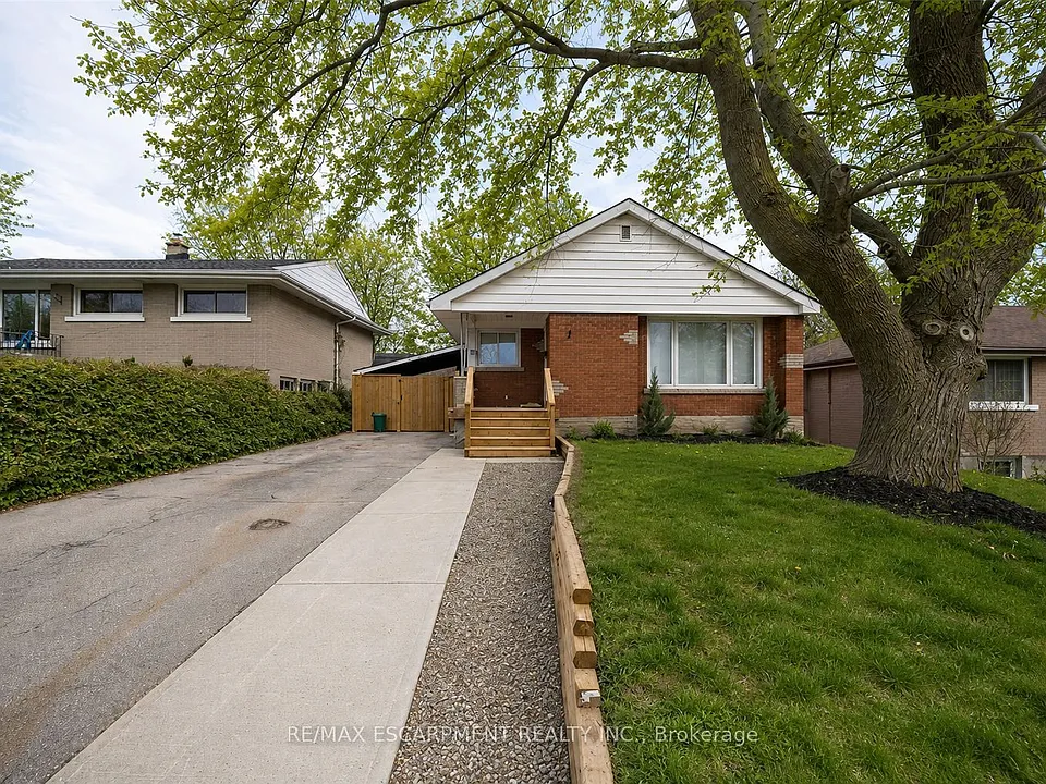 76 Glenview Ave #UPPER