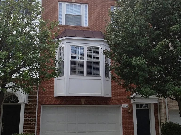6869 Rolling Creek Way — Photo 1