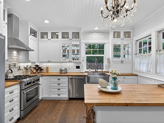 3rd image of 10925 SW Wilsonville Rd