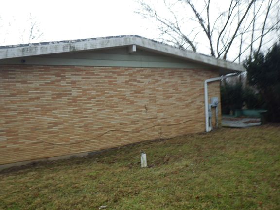 2nd image of 1102 W Hillside Dr