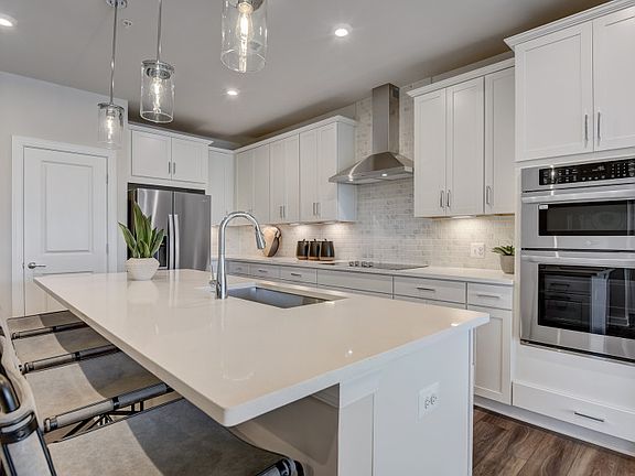 Spacious Island in the Gourmet Kitchen