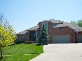 5637 SW Clarion Ln, Topeka, KS 66610