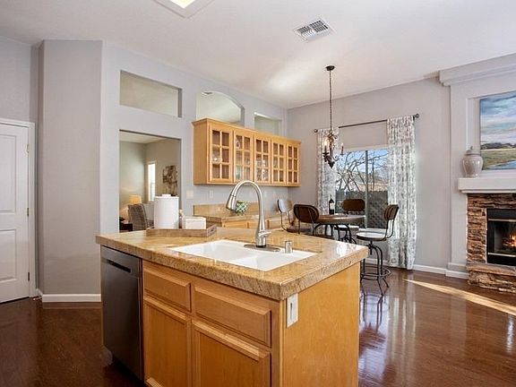 4th image of 133 Halley Glen Dr