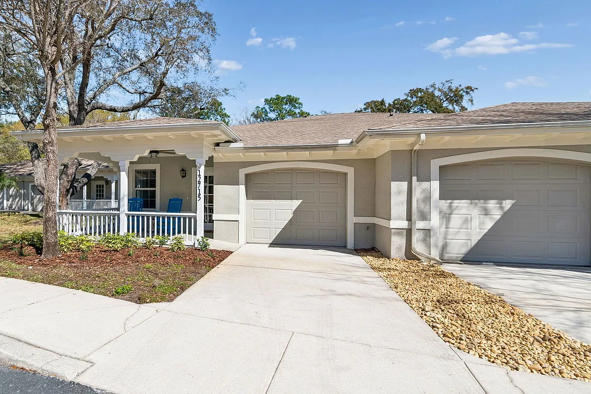 Building Photo - 2011 Villa Sites Dr