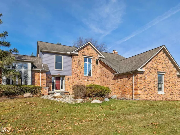 610 Deerfield Ct, Rochester Hills, MI 48309