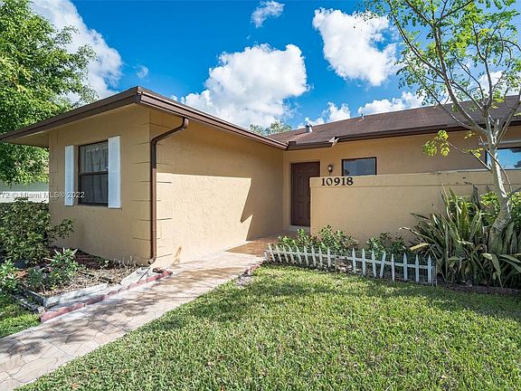 2nd image of 10918 NW 30th Pl