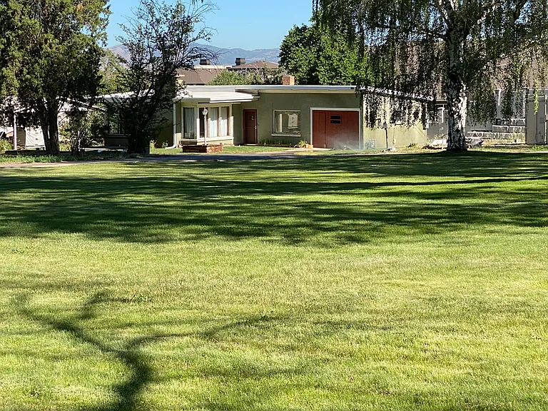 Quiet Private Cul-De-Sac: Located on Harcliff Circle with minimal traffic and a peaceful atmosphere.