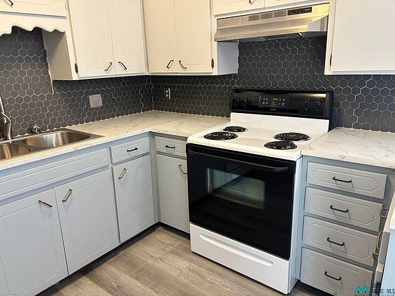 5th image of 108 Tucker Ave