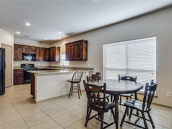 5th image of 5925 Missy Ln