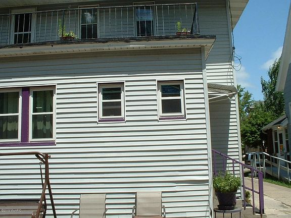 5th image of 848 Bates St SE