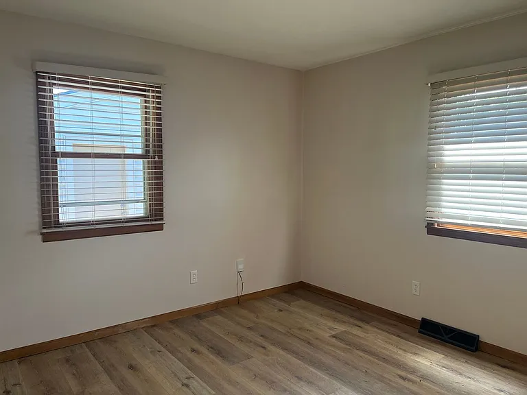 5210 SW 19th Ter — Photo 5