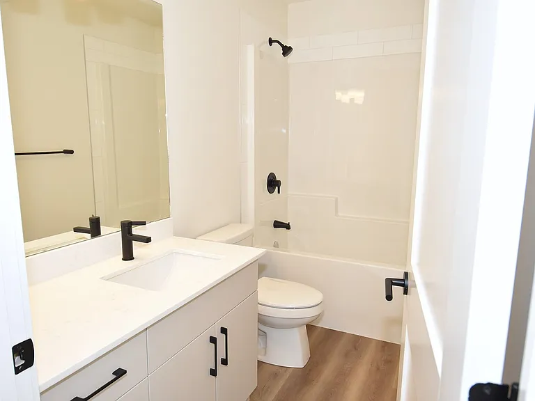 2131 5th Ave SW — Photo 22