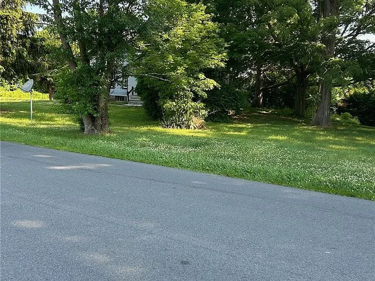 165 S Cross Rd #4 — Photo 8