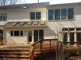 8975 Home Guard Dr, Burke, VA 22015