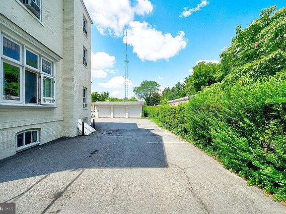 5th image of 10 Bayard Ln APT 6