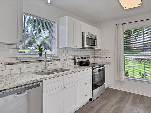 4th image of 219 Cape Conroe Dr