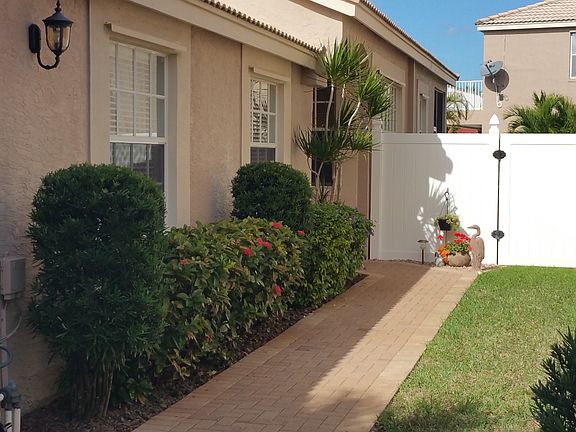 5th image of 1412 Briar Oak Dr