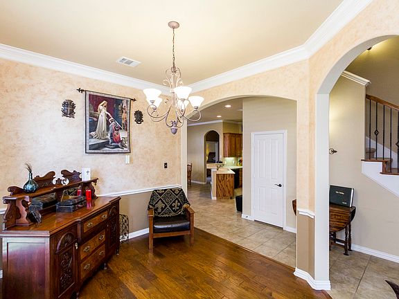 3rd image of 1908 Fountain Wood Dr
