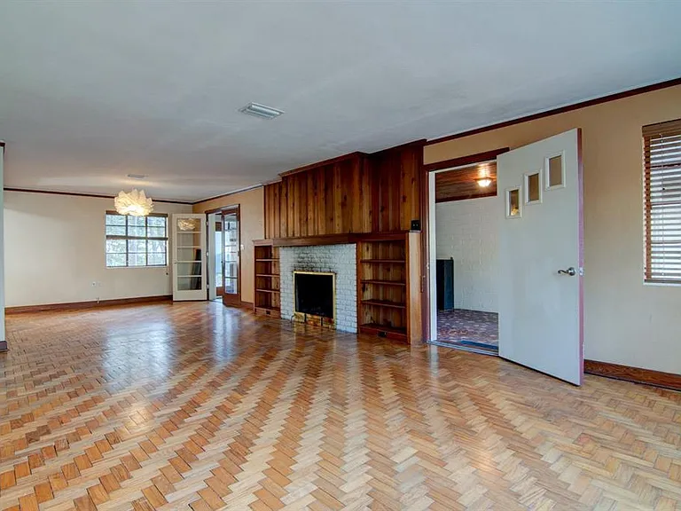 2049 NW 9th Ave — Photo 14